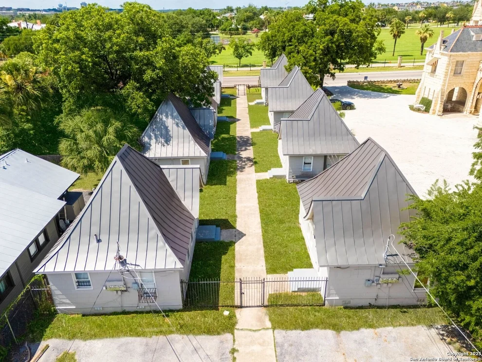 Unit for sale at 930 E Grayson St, San Antonio, TX 78208