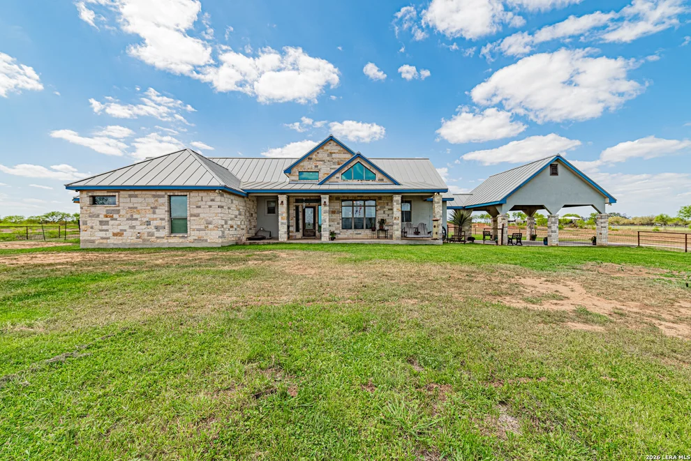 Unit for sale at 946 County Road 361, La Vernia, TX 78121