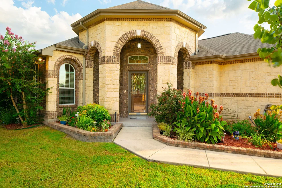 Unit for sale at 13906 Wenrich, Live Oak, TX 78233