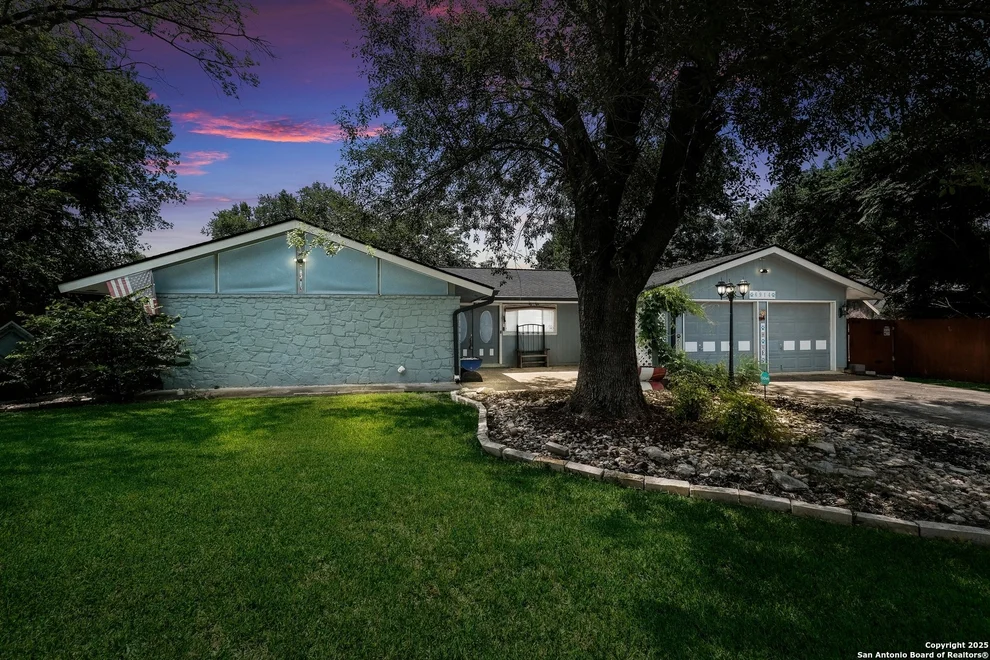 Unit for sale at 6914 Glen Gate, San Antonio, TX 78239
