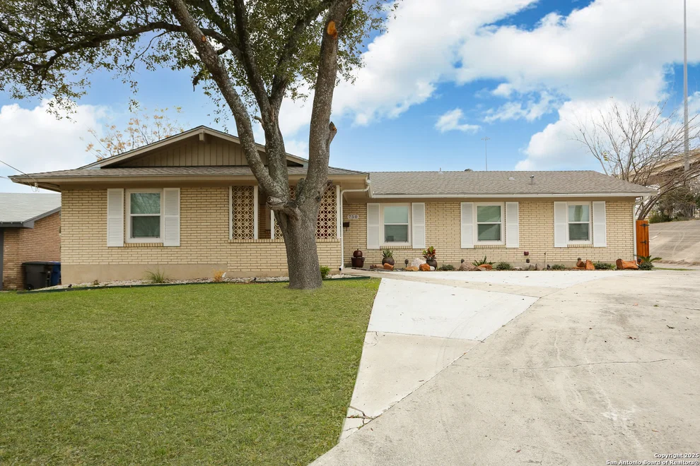 Unit for sale at 750 WAYSIDE DR, San Antonio, TX 78213