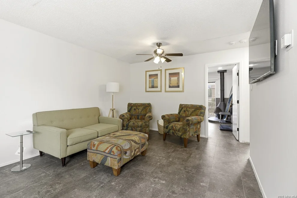 Unit for sale at 923 Vance Jackson Rd, San Antonio, TX 78201