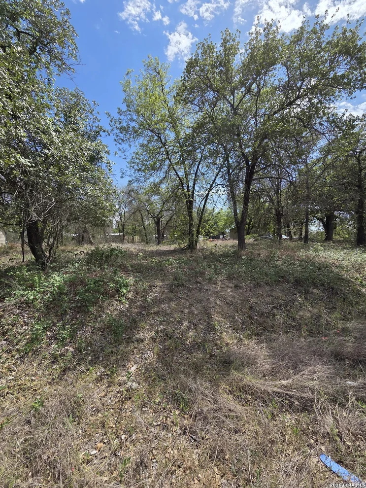Unit for sale at 4510 Lost Hills, Elmendorf, TX 78112