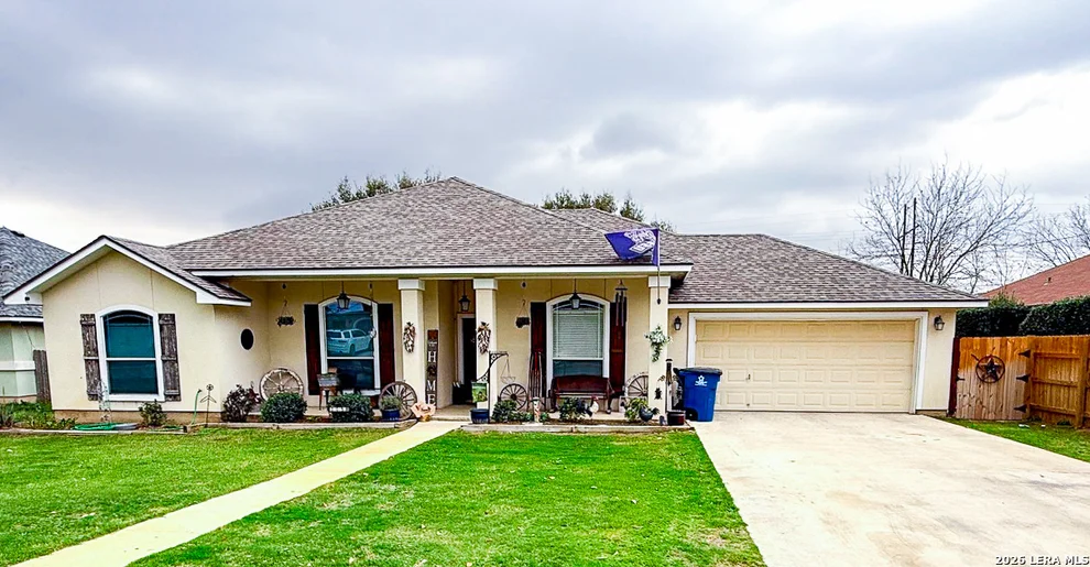 Unit for sale at 305 Yorktown, Pleasanton, TX 78064