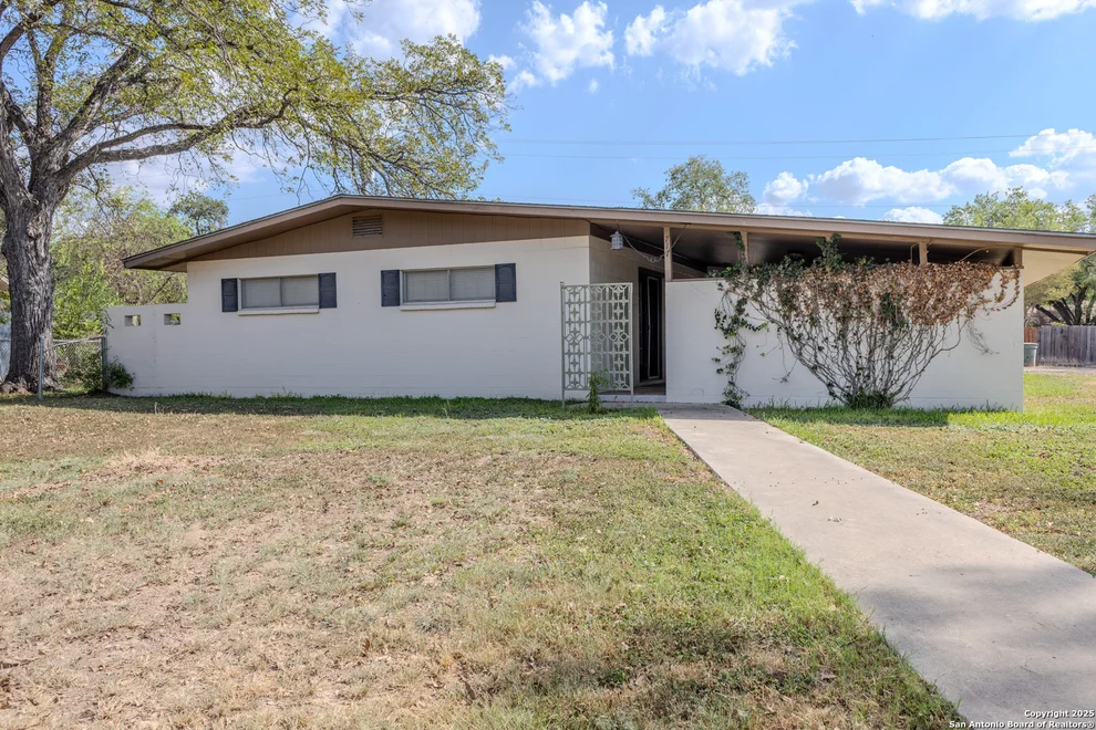 Unit for sale at 717 skylane, Uvalde, TX 78801