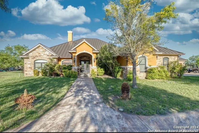 Unit for sale at 122 Pvt Rd 3850 Pav, Utopia, TX 78884