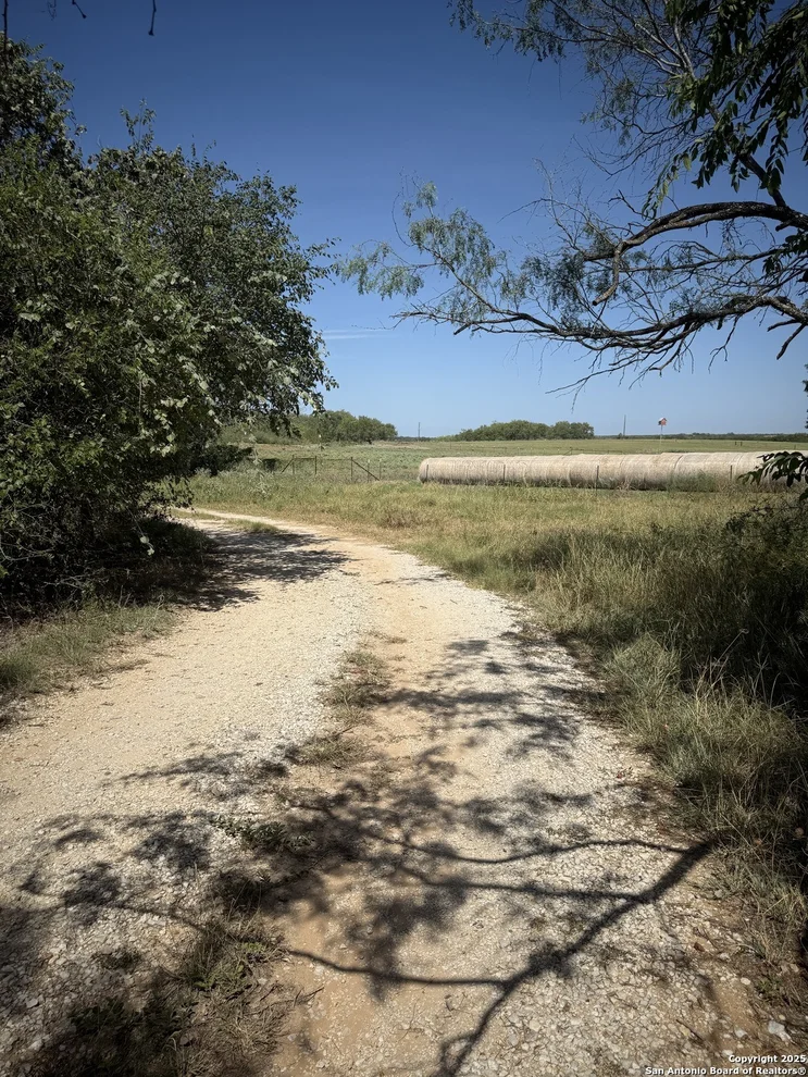 Unit for sale at 2015 County Road 420, Stockdale, TX 78160