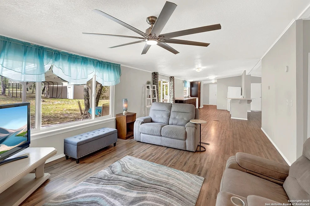 Unit for sale at 1019 Eagle Creek Dr, Floresville, TX 78114