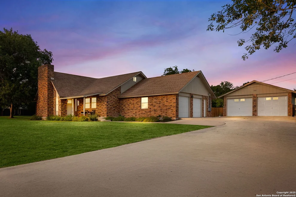 Unit for sale at 151 Crest Circle, San Marcos, TX 78666
