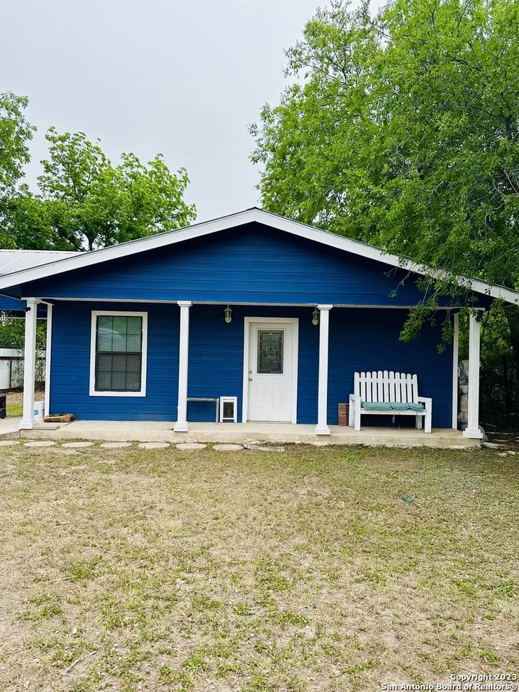 Unit for sale at 429 W Wingate St, La Pryor, TX 78872