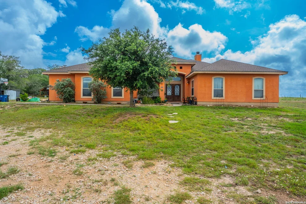 Unit for sale at 810 MOCKINGBIRD LN, La Vernia, TX 78121