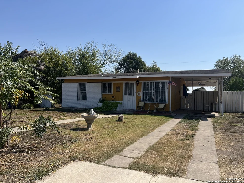 Unit for sale at 138 Eaglerock Dr, San Antonio, TX 78227