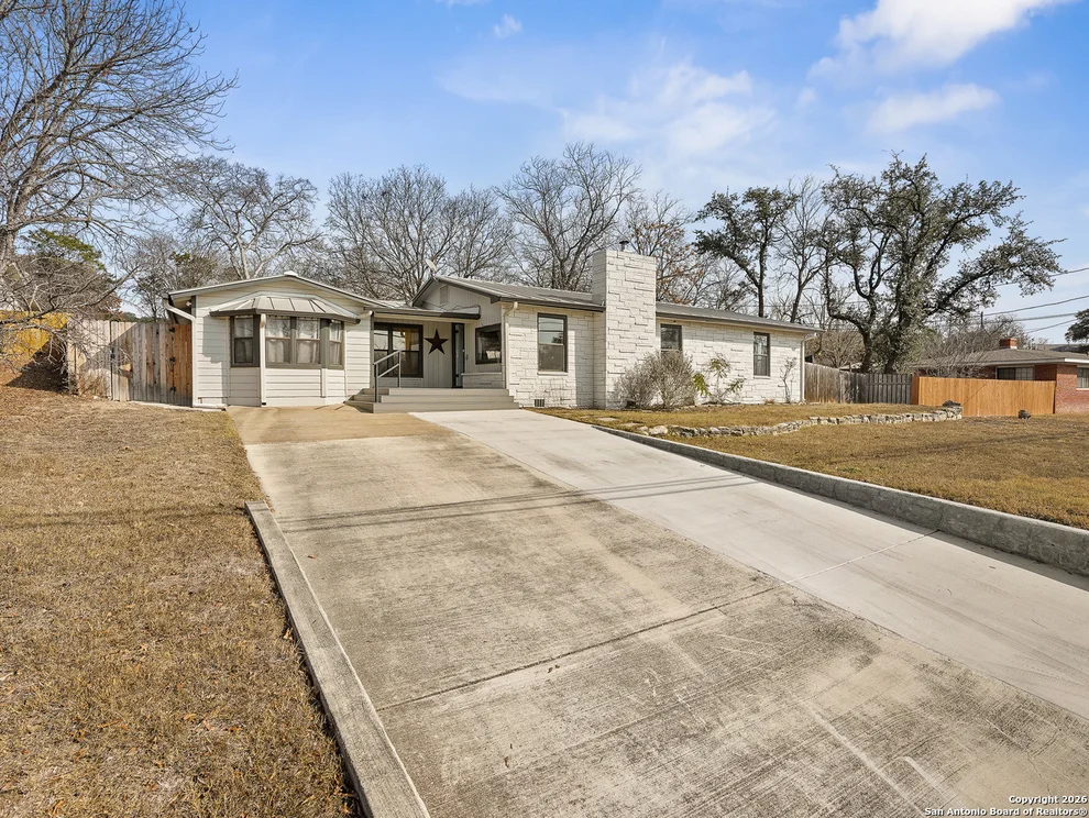 Unit for sale at 1514 Glen Rd, Kerrville, TX 78028