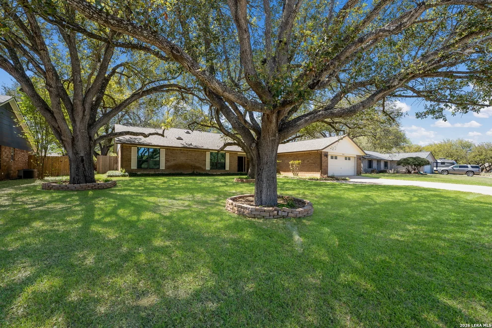 Unit for sale at 1115 Cardinal, Pleasanton, TX 78064