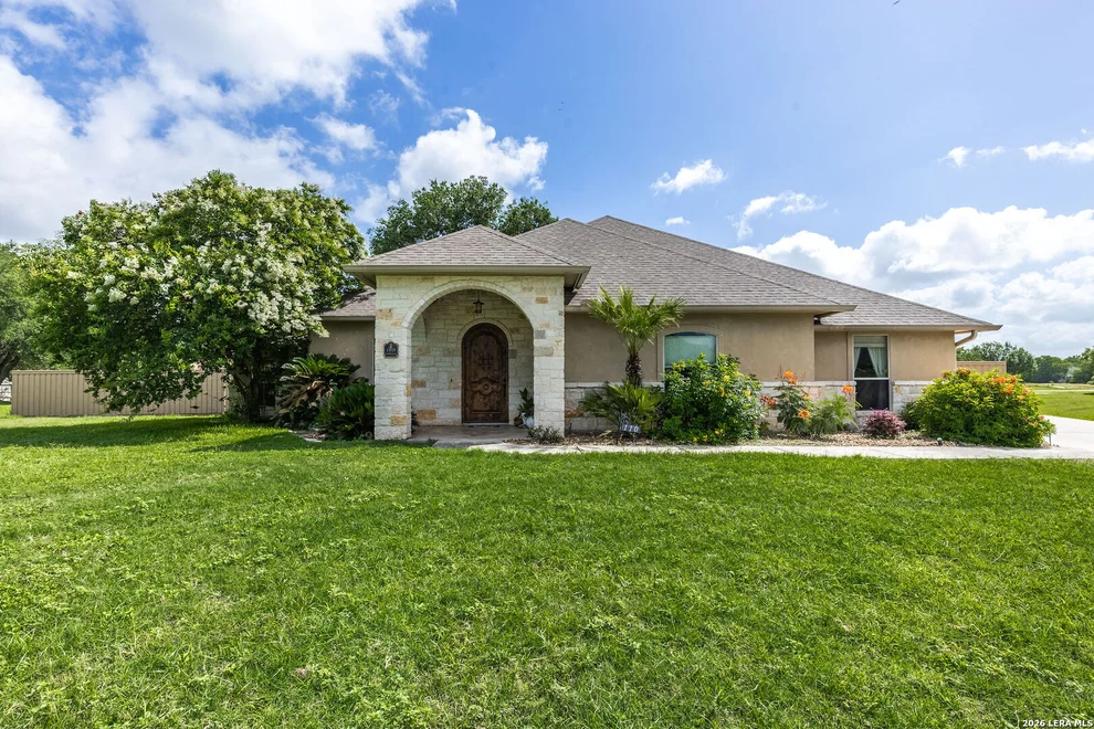 Unit for sale at 110 SANDPIPER LN, McQueeney, TX 78123