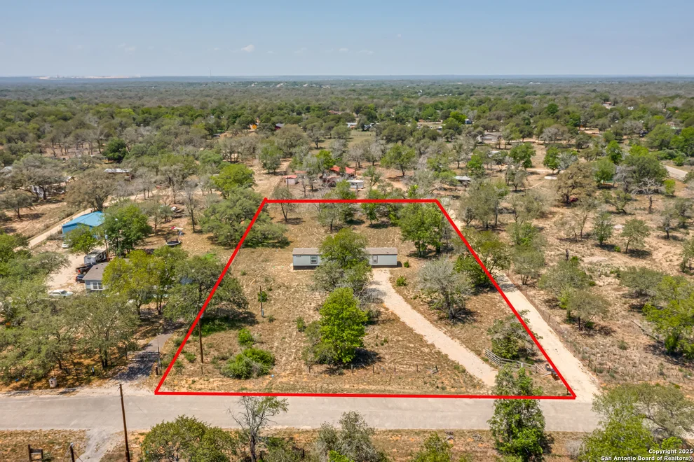 Unit for sale at 78 Spanish Oak Rd, Somerset, TX 78069