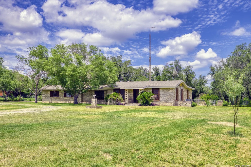 Unit for sale at 3424 Fm 117, Uvalde, TX 78801