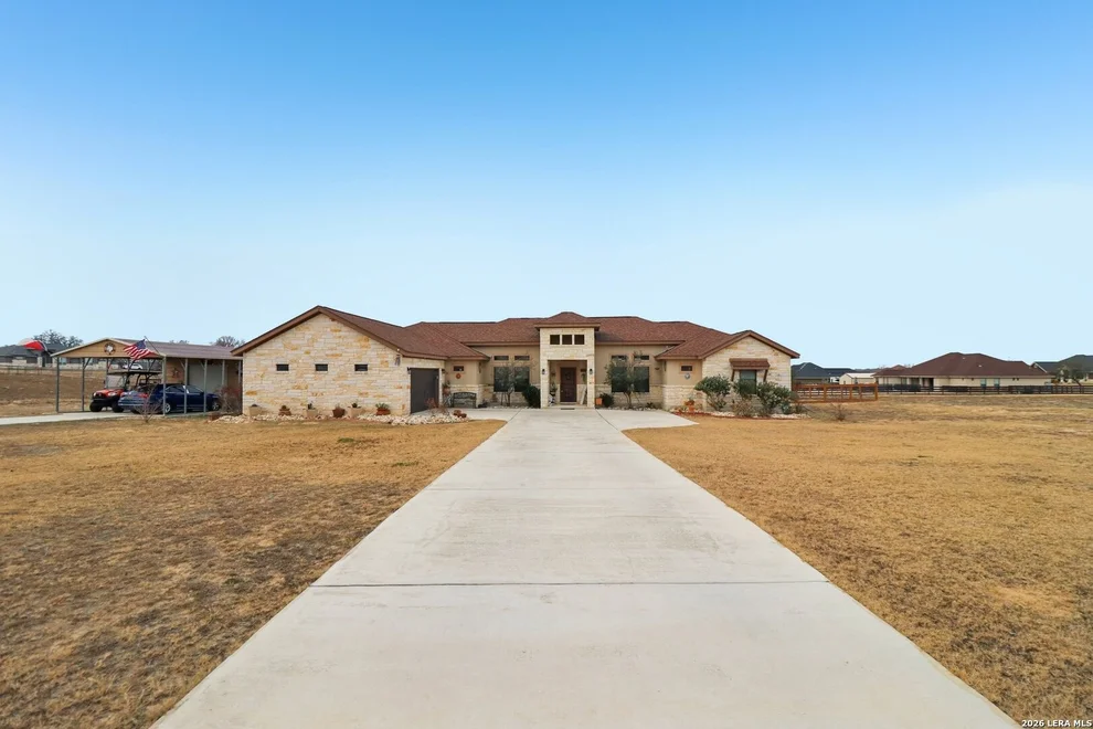 Unit for sale at 311 Abrego Lake, Floresville, TX 78114