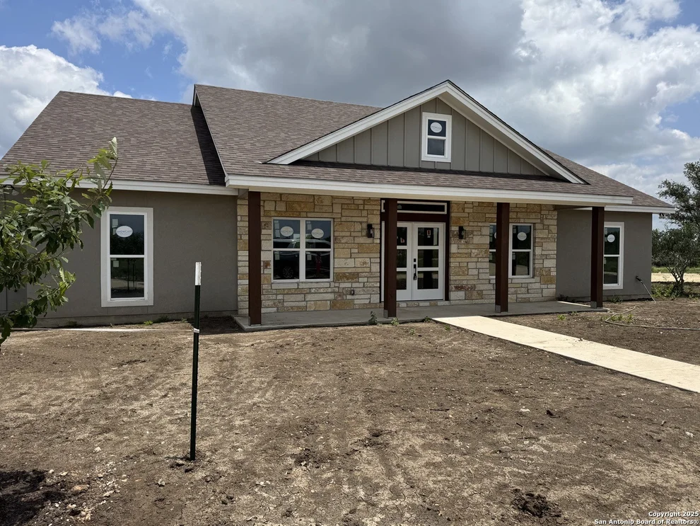 Unit for sale at 61 Friendship Hills, Uvalde, TX 78801