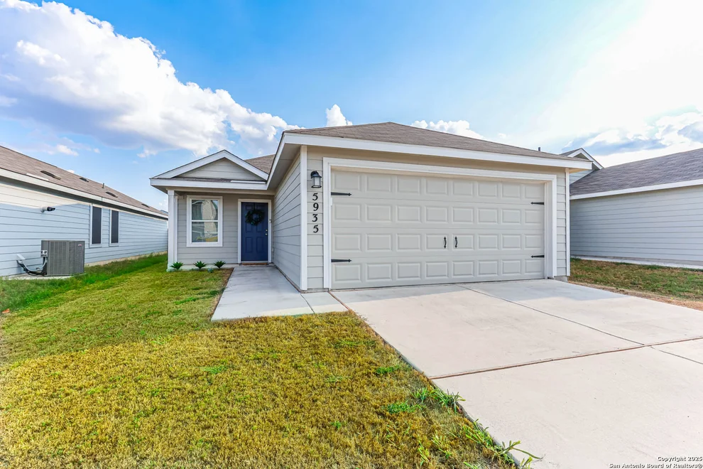 Unit for sale at 5935 Texas, Seguin, TX 78155