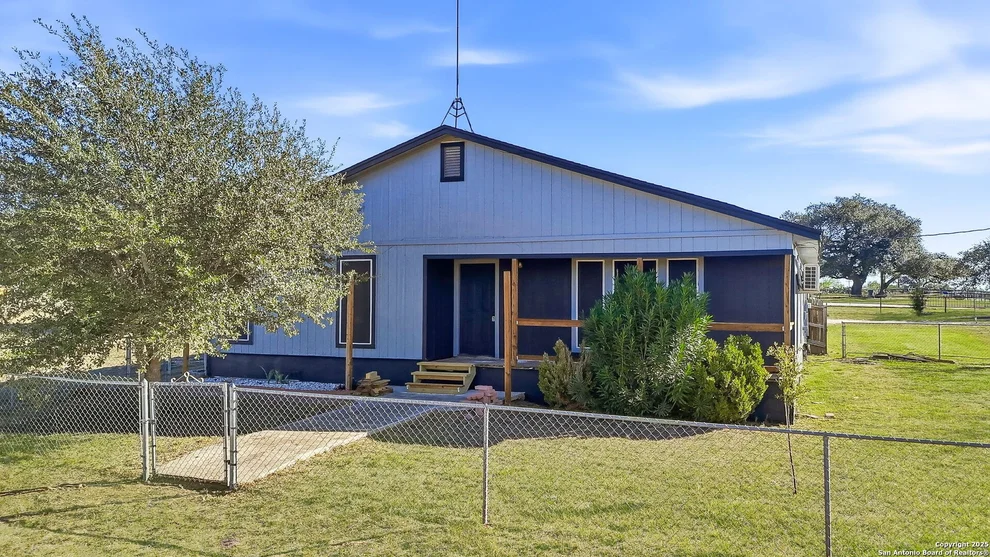 Unit for sale at 1037 county road 7711, Devine, TX 78016