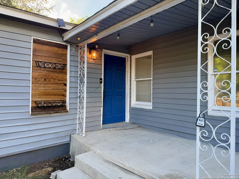Unit for sale at 1419 W Malone Ave., San Antonio, TX 78225
