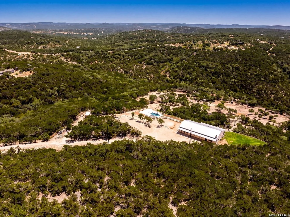Unit for sale at 225 Arrowhead Ln, Pipe Creek, TX 78063