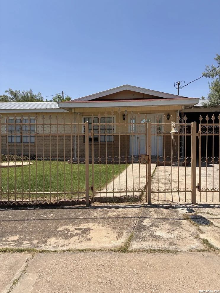 Unit for sale at 1398 Wilson, Eagle Pass, TX 78852
