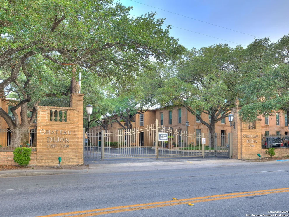 Unit for sale at 7707 Broadway, San Antonio, TX 78209