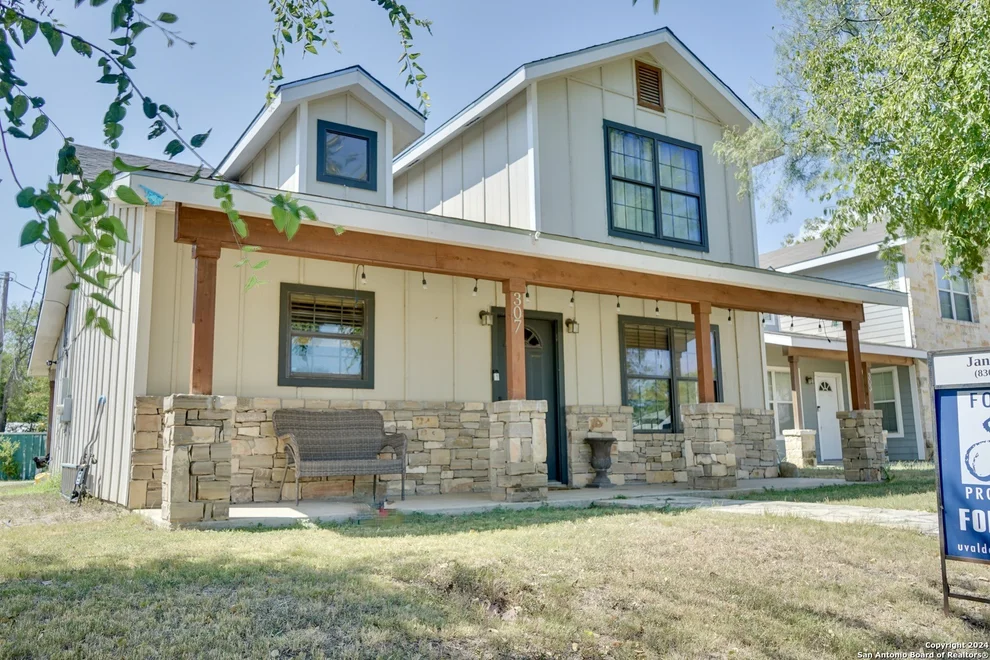 Unit for sale at 307 E LEONA ST, Uvalde, TX 78801