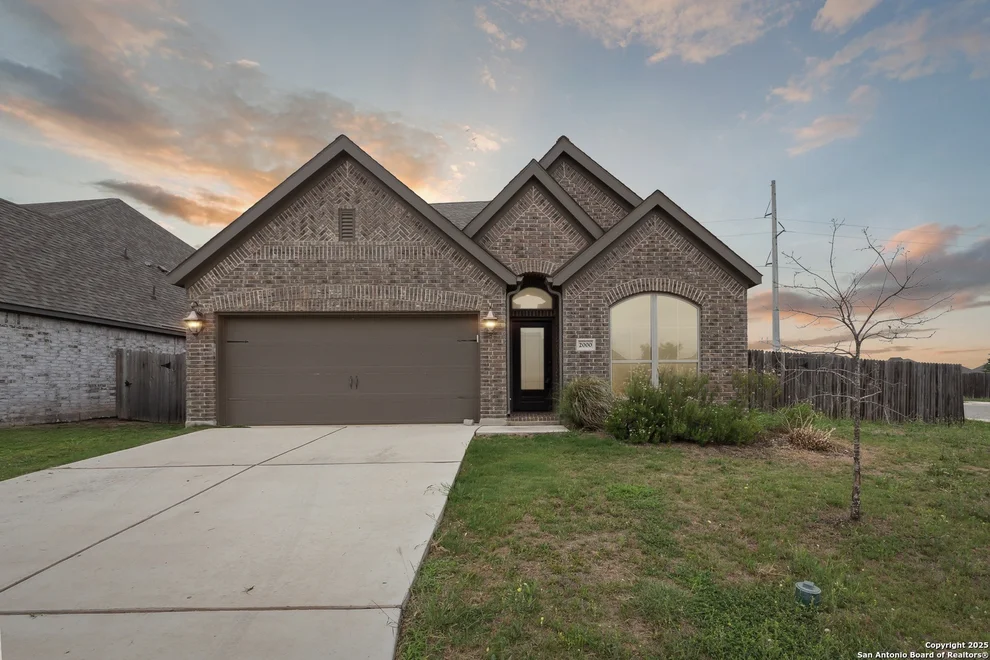 Unit for sale at 2000 EDGECREEK, Seguin, TX 78155