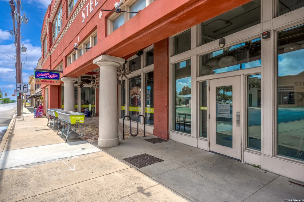 Unit for sale at 1401 S Flores, San Antonio, TX 78204