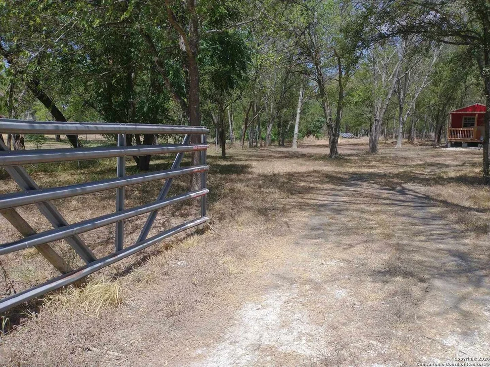 Unit for sale at 10252 Obrien Rd, Atascosa, TX 78002