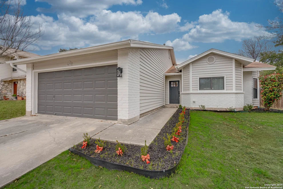Unit for sale at 5439 Vista Court, San Antonio, TX 78247