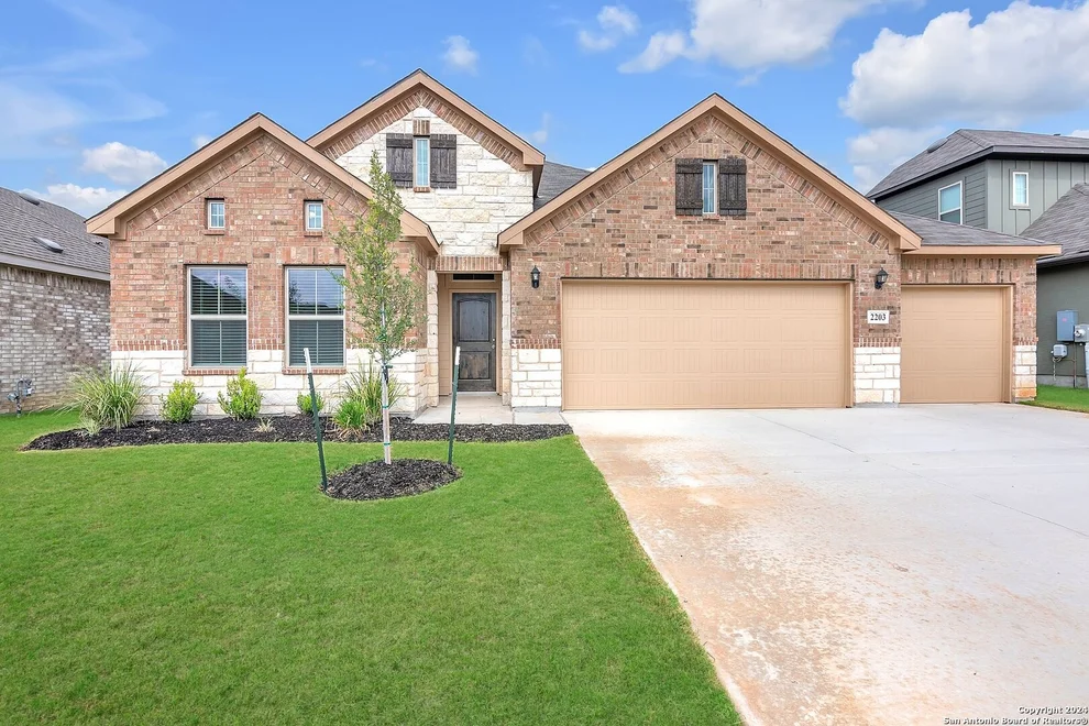 Unit for sale at 2203 Meadow Way, New Braunfels, TX 78132