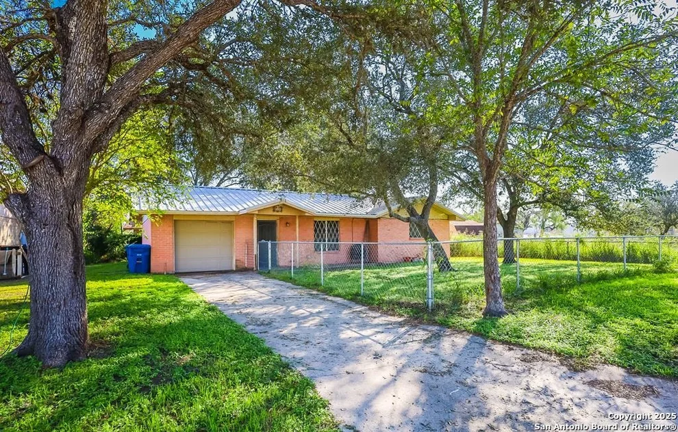 Unit for sale at 210 E Sarah, Beeville, TX 78102