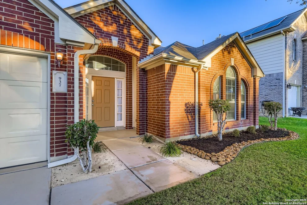Unit for sale at 937 Forest Ridge, Schertz, TX 78154