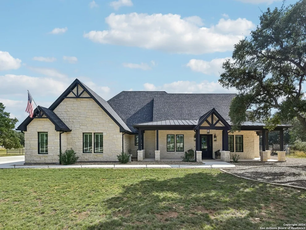 Unit for sale at 340 Appaloosa Hollow, Bandera, TX 78003