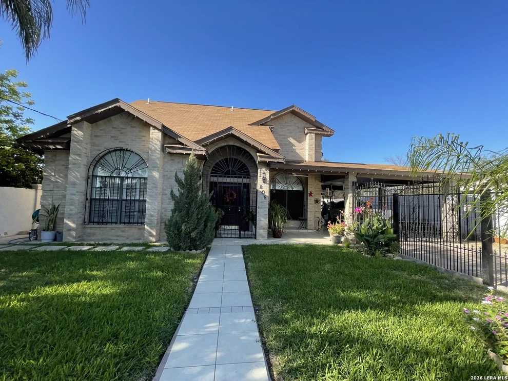 Unit for sale at 808 E San Pedro Street, Laredo, TX 78041