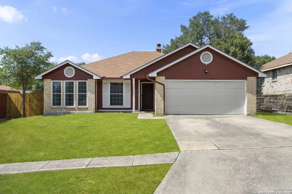 Unit for sale at 7803 Forest Run, Live Oak, TX 78233