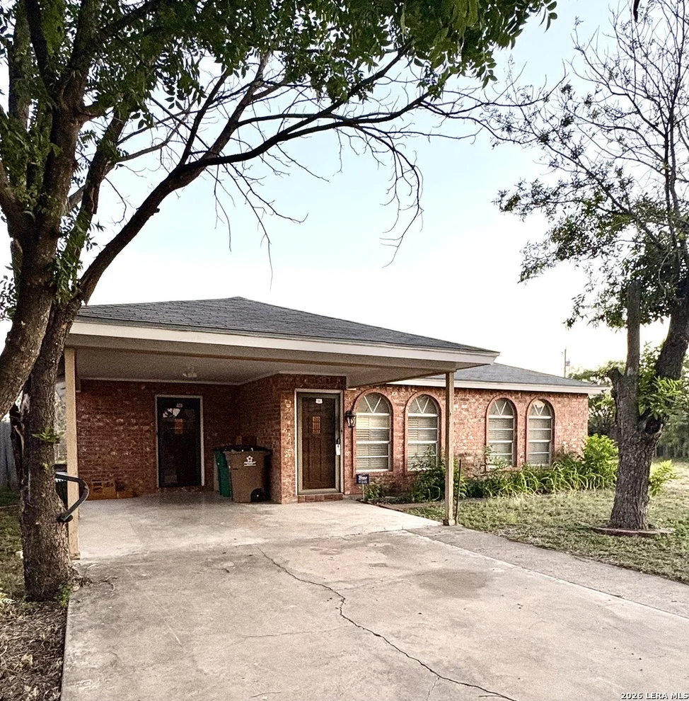 Unit for sale at 413 W AVENUE X, San Angelo, TX 76903