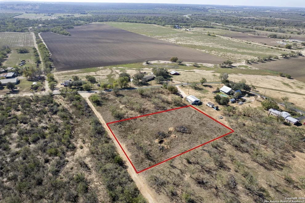 Unit for sale at 19672 Ballard Rd., Elmendorf, TX 78112