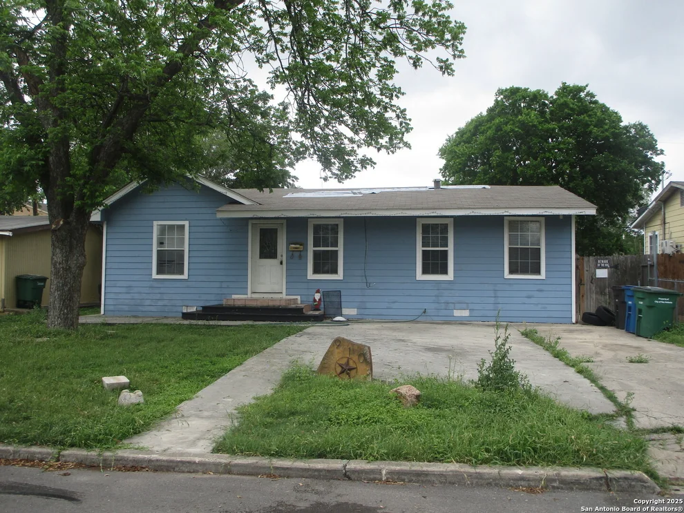 Unit for sale at 910 La Manda, San Antonio, TX 78201