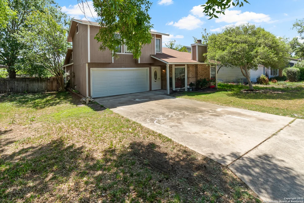 Unit for sale at 5454 Vista Court, San Antonio, TX 78247