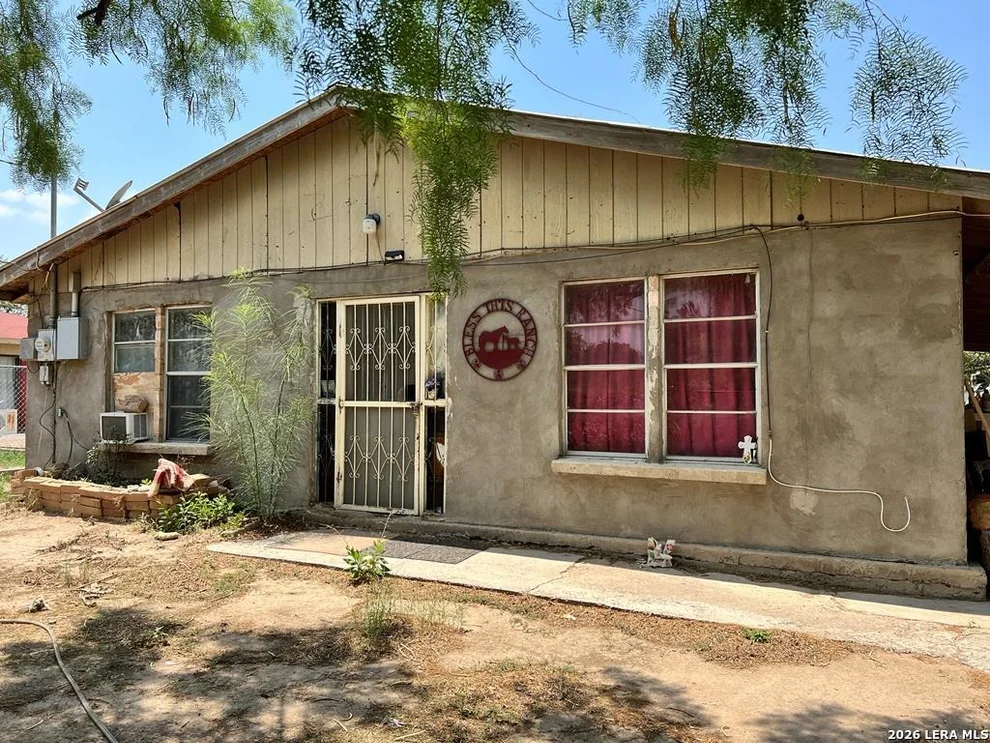 Unit for sale at 705 Calle Progreso, Eagle Pass, TX 78852