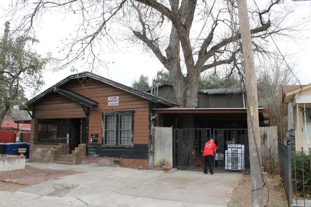 Unit for sale at 306 E Huff, San Antonio, TX 78214