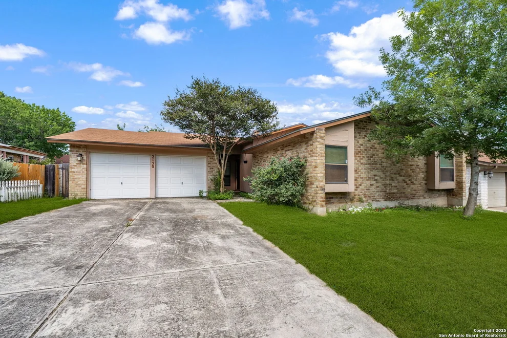 Unit for sale at 5130 Timberhurst, San Antonio, TX 78250