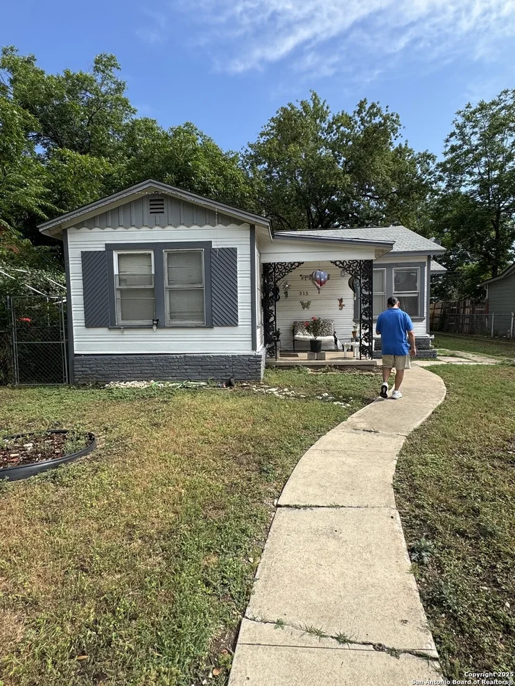 Unit for sale at 315 Hoover, San Antonio, TX 78225