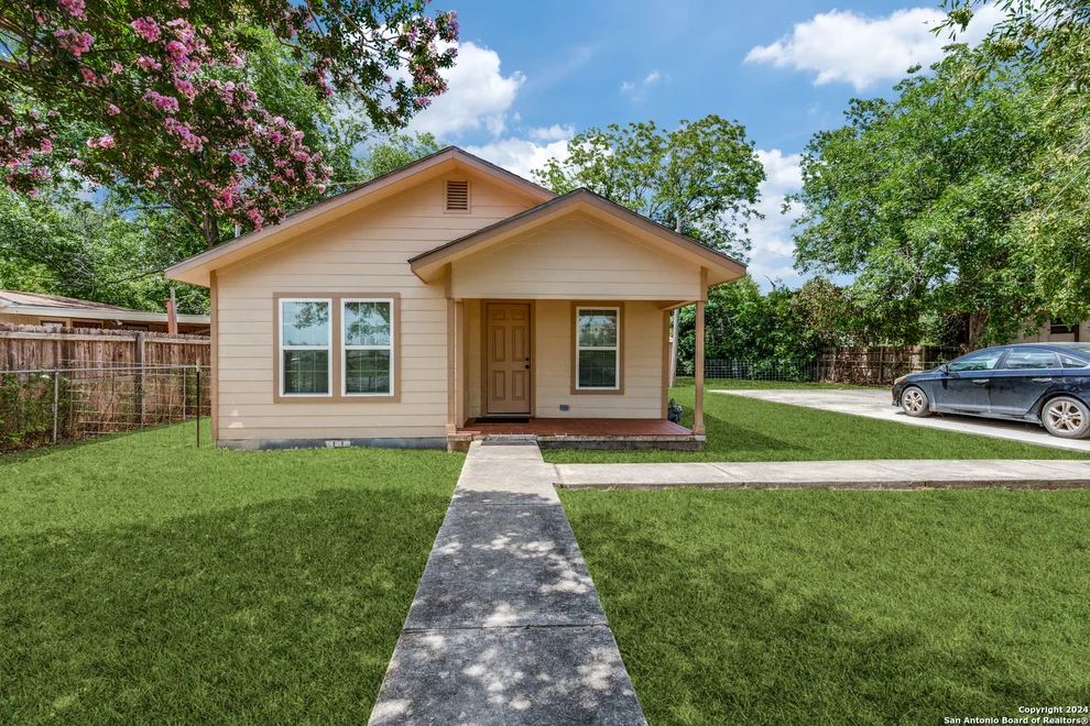 Unit for sale at 1015 W New Braunfels St, Seguin, TX 78155