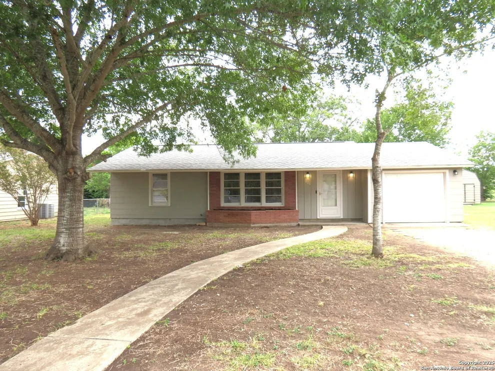 Unit for sale at 426 Wallace, Seguin, TX 78155